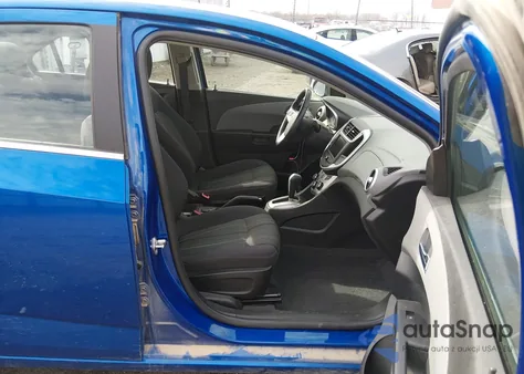 2020 Chevrolet Sonic Fwd Lt z USA, uszkodzony, nr VIN 1G1JD5SB4L4103450